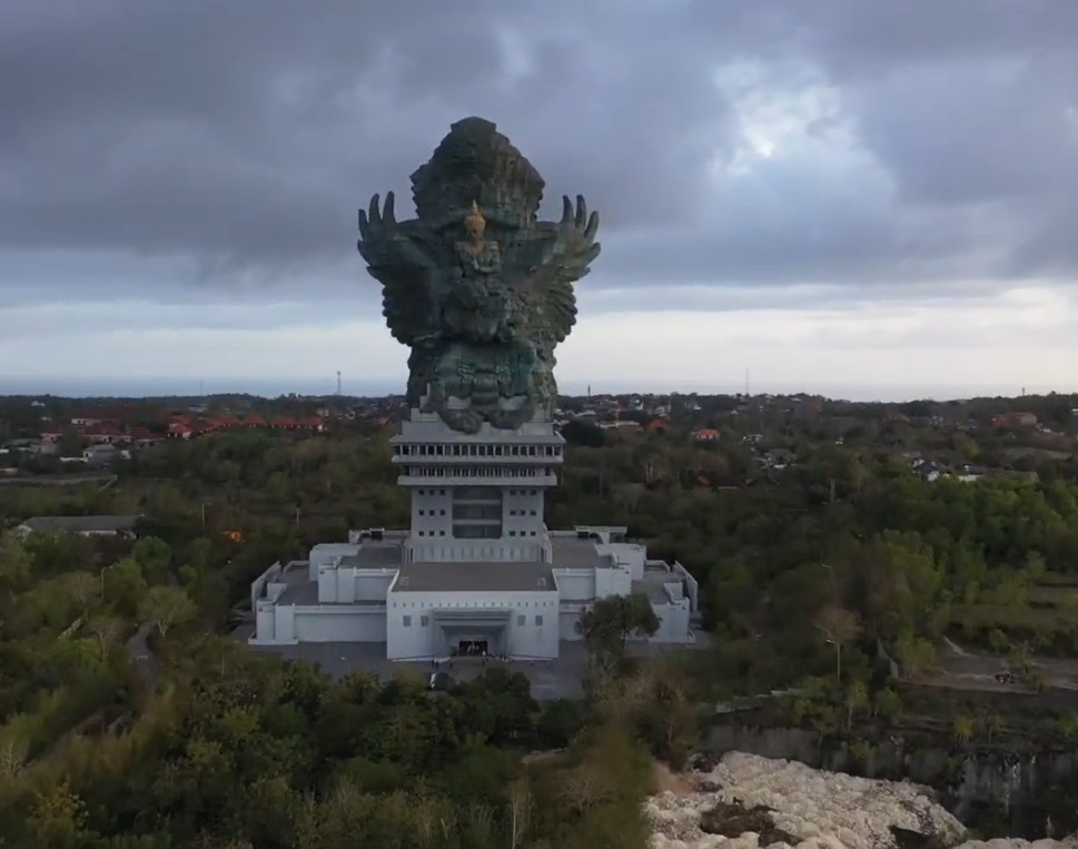 Patung Garuda Wisnu Kencana di GWK Bali