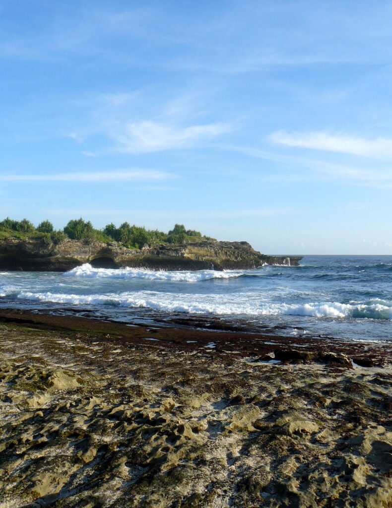 Pantai dan perahu di Nusa Lembongan, Bali
