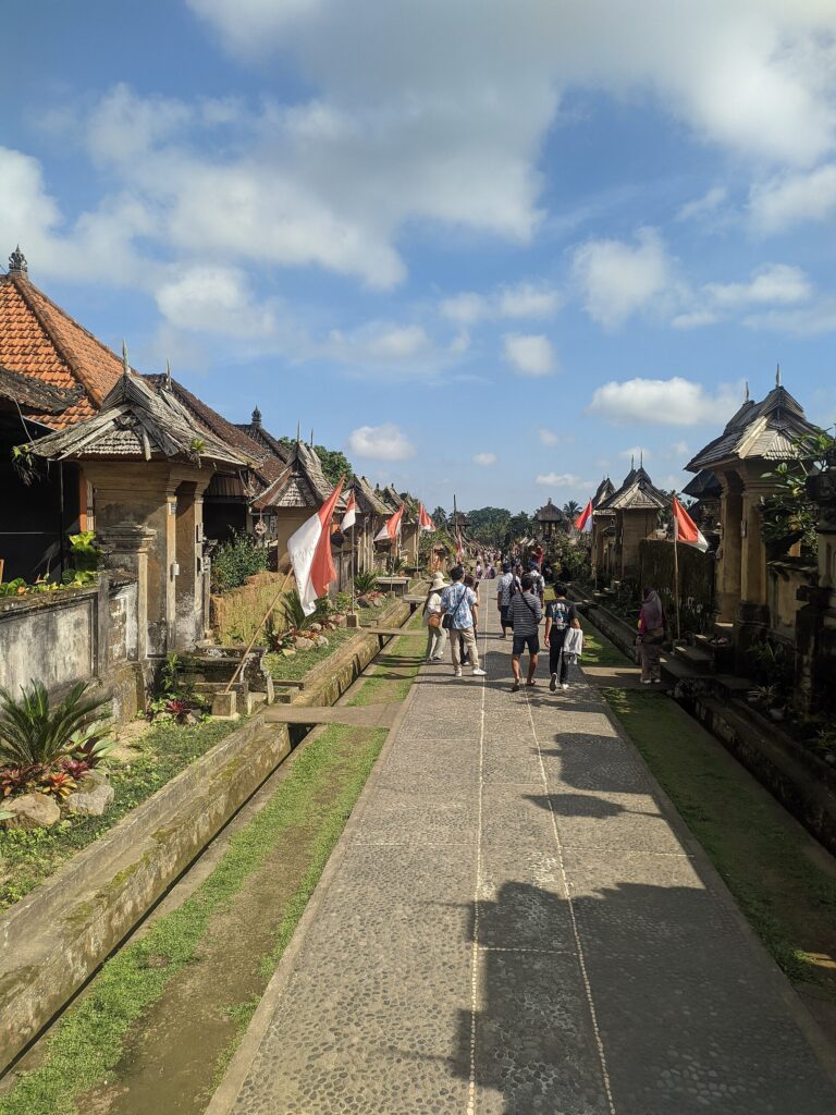 Jalan setapak di Desa Penglipuran, Bangli, Bali