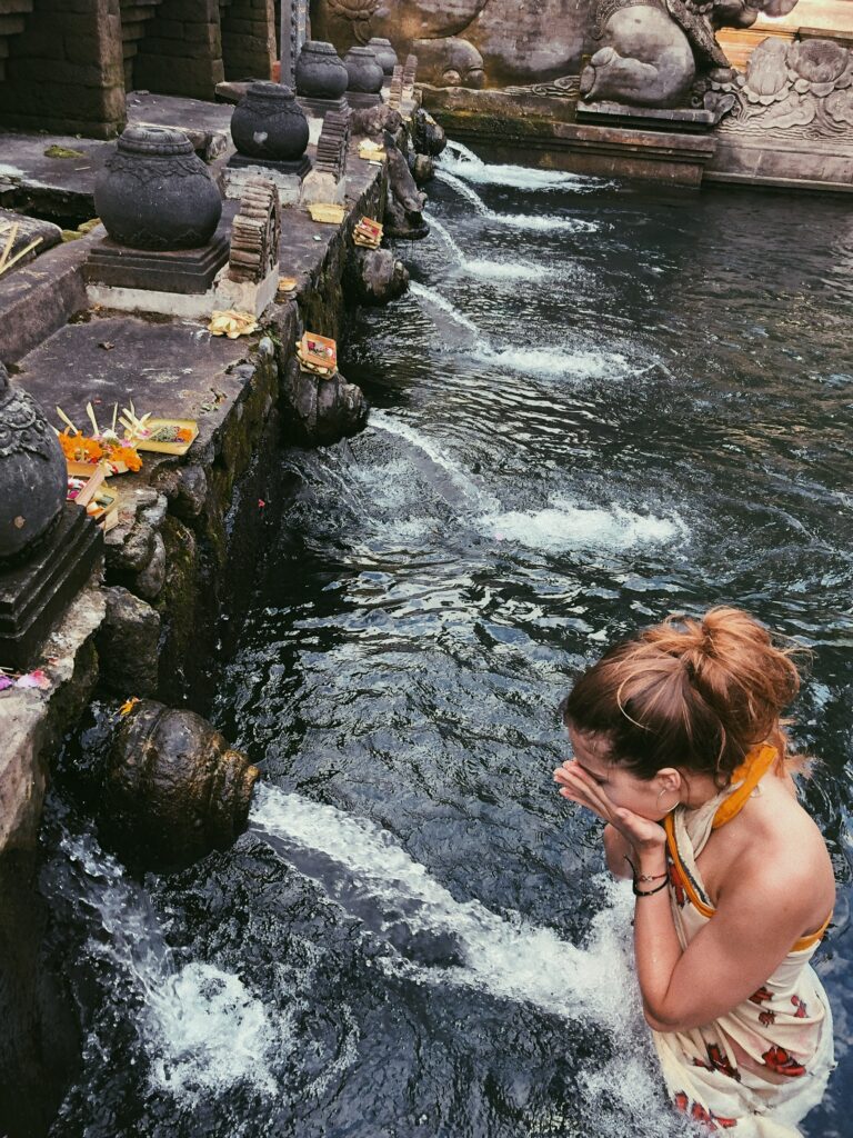 Area pura dan kolam di Tirta Empul, Bali